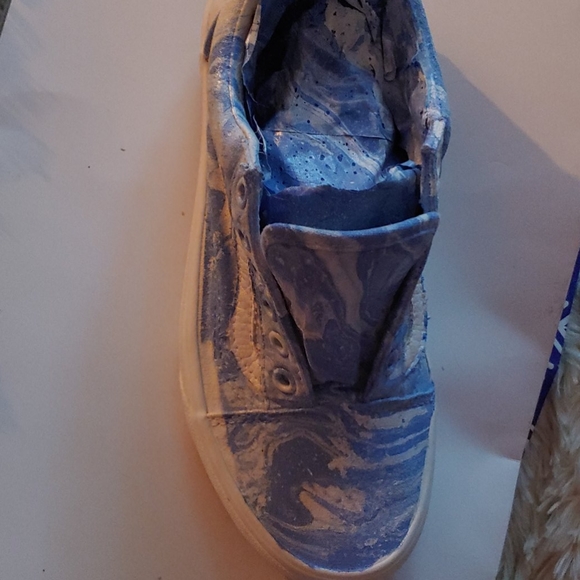 Vans - Picture 2 of 4